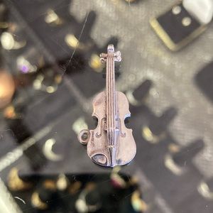 James Avery retired violin charm